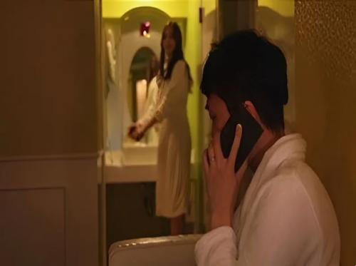 与好色导演的一次难忘的商务旅行