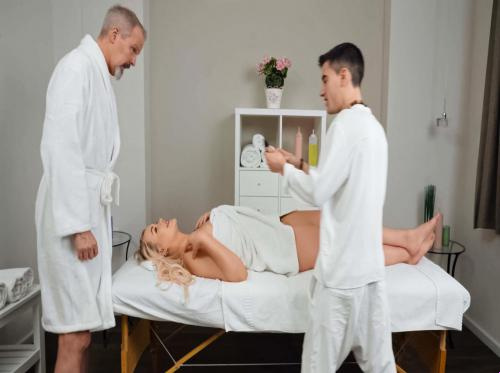 Het stel ging voor een massage en het was afgelopen